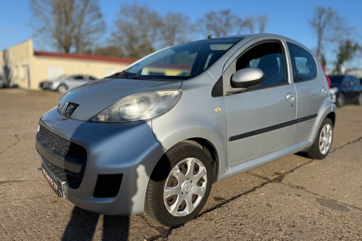 PEUGEOT 107