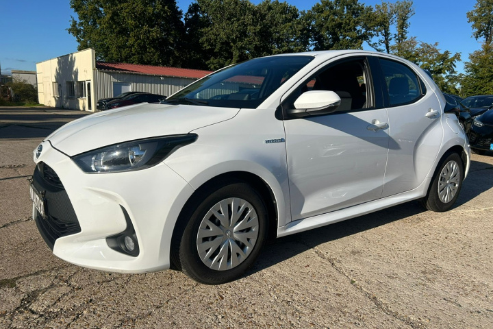 TOYOTA YARIS PRO HYBRIDE MY21