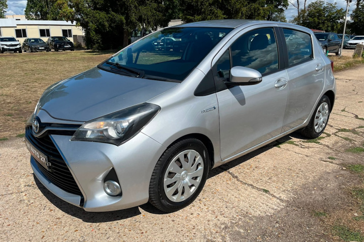 TOYOTA YARIS HYBRIDE BUSINESS
